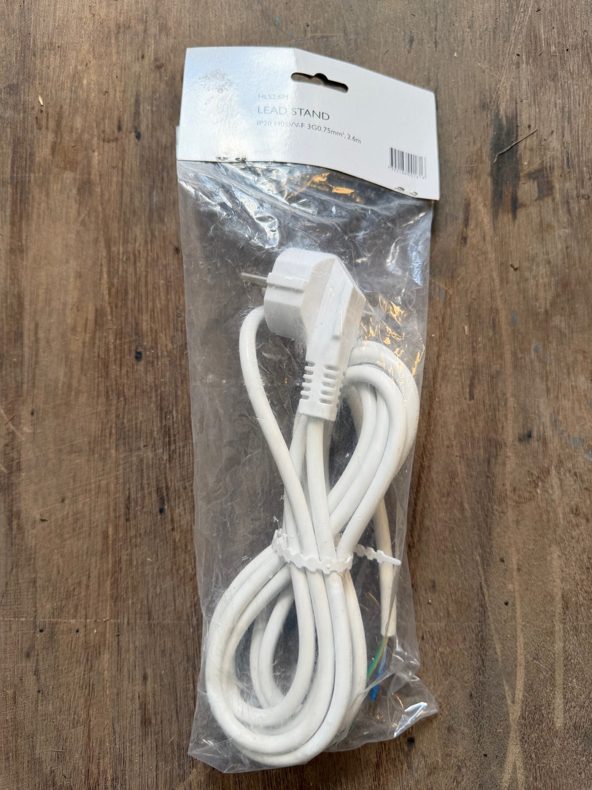 Sladd med jordad stickpropp vit 2,6m H05VV-F 3G0,75mm